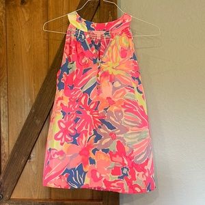 LILLY PULITZER size small sleeveless Henley shirt